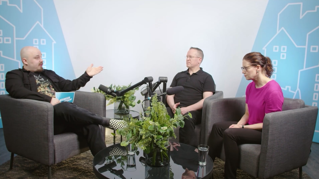 Juontajana Roope Kalanti ja vieraina myyntineuvottelija Janne Hyyhö ja juristi Liisa Salmela TA-Yhtiöistä