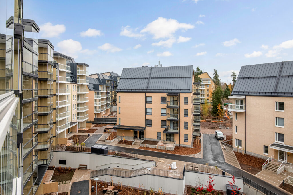 Hehkutie 1, sisäpiha.